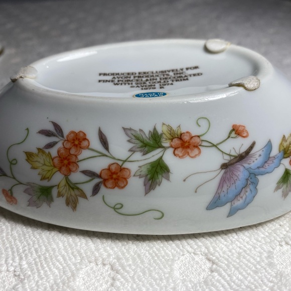 Vintage 1974 Avon Fine Porcelain Decorated Egg Trinket Box with 22K Gold Trim - Picture 4 of 15